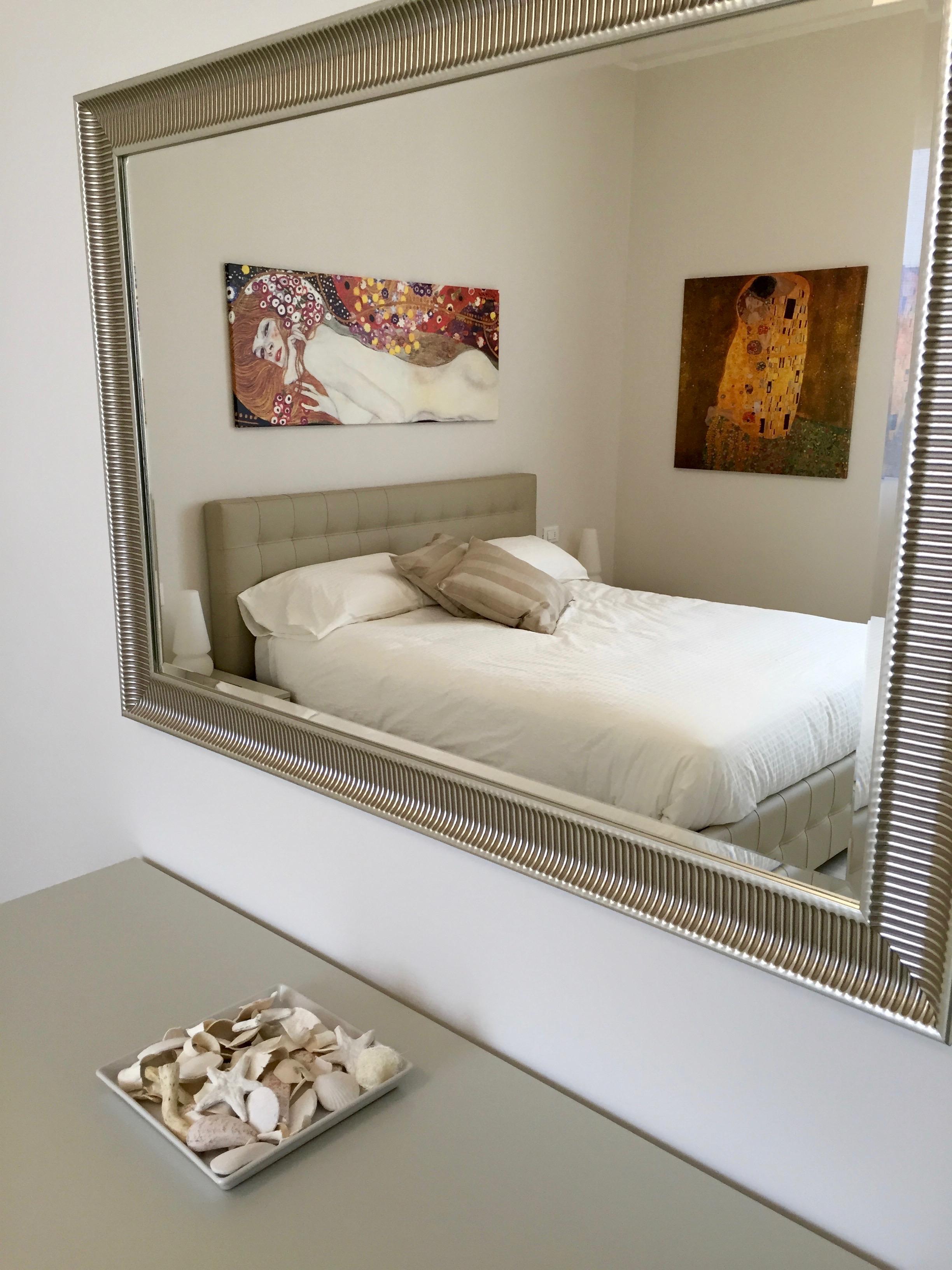 The large master bedroom with king size bed, overview 27- The master bedroom