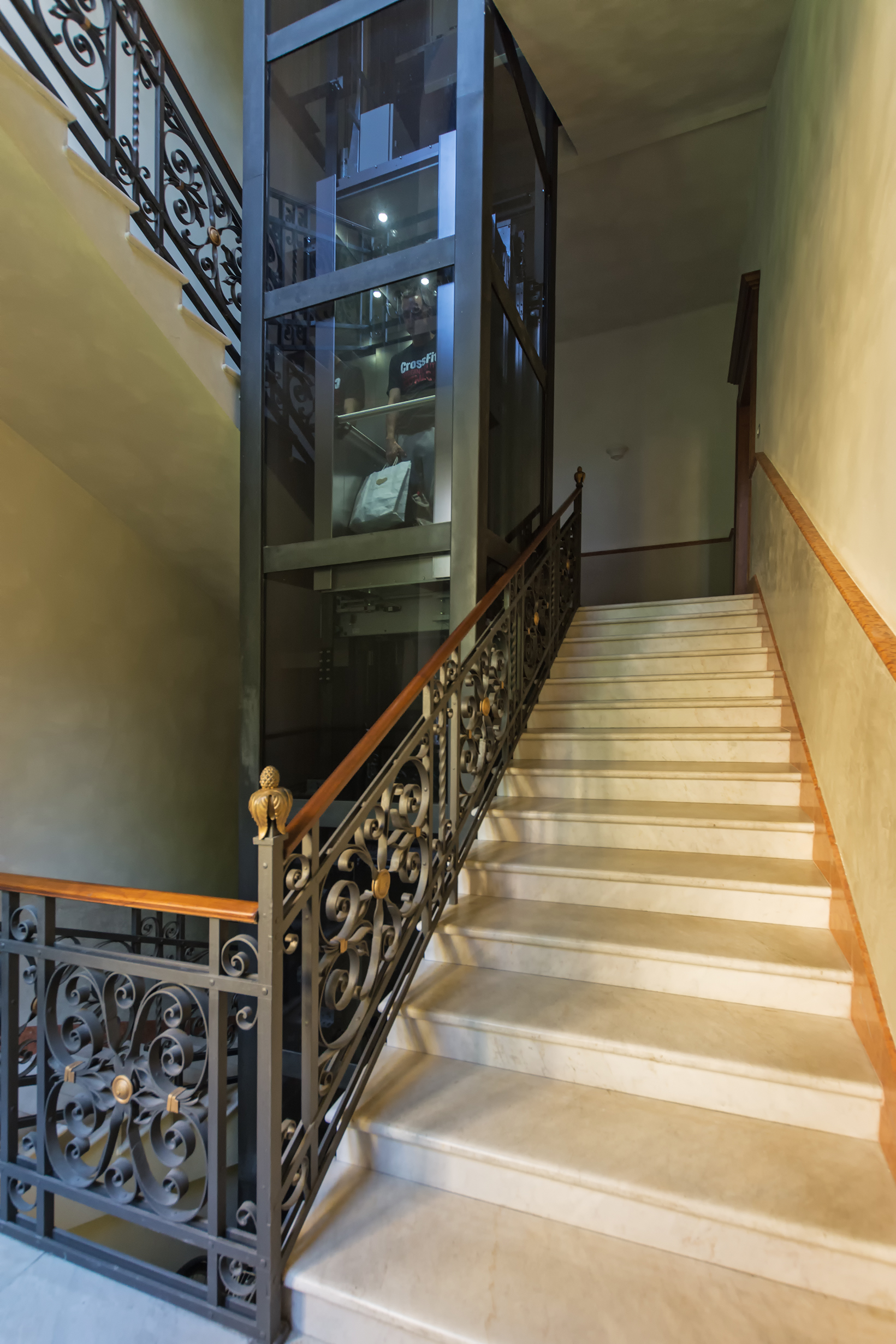 Internal view of the building; the panoramic lift